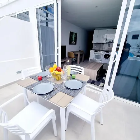 Luxury Atlantico View شقة *